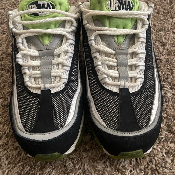 Kicks - Picture 3 of 5